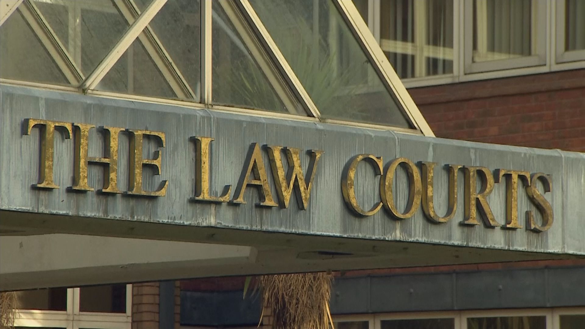 英國刑事大律師公會通過下月無限期罷工