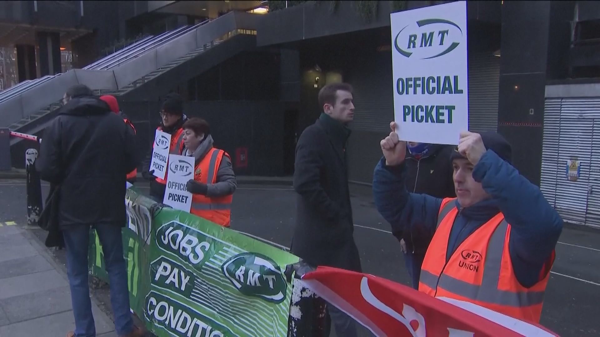 英國提交法案要求罷工行業需提供基本服務