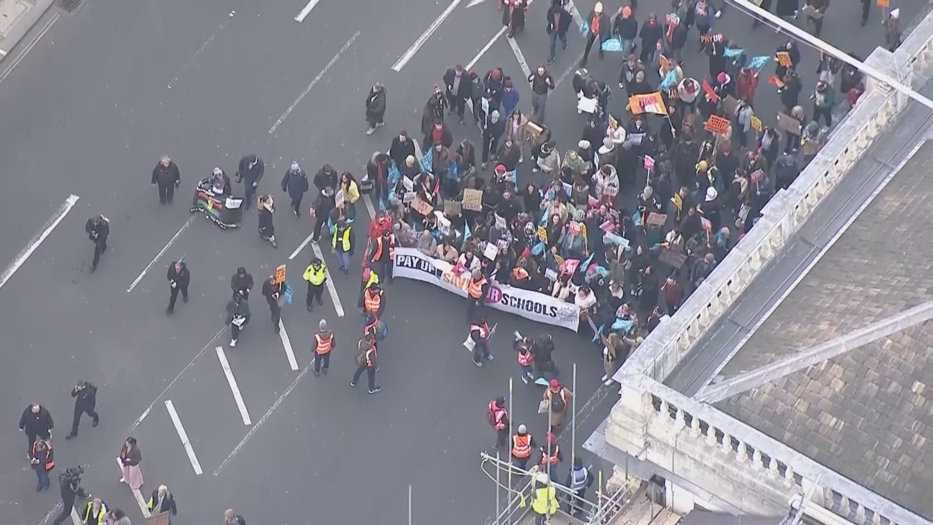 英格蘭教師拒絕政府加薪建議　將再發起罷工