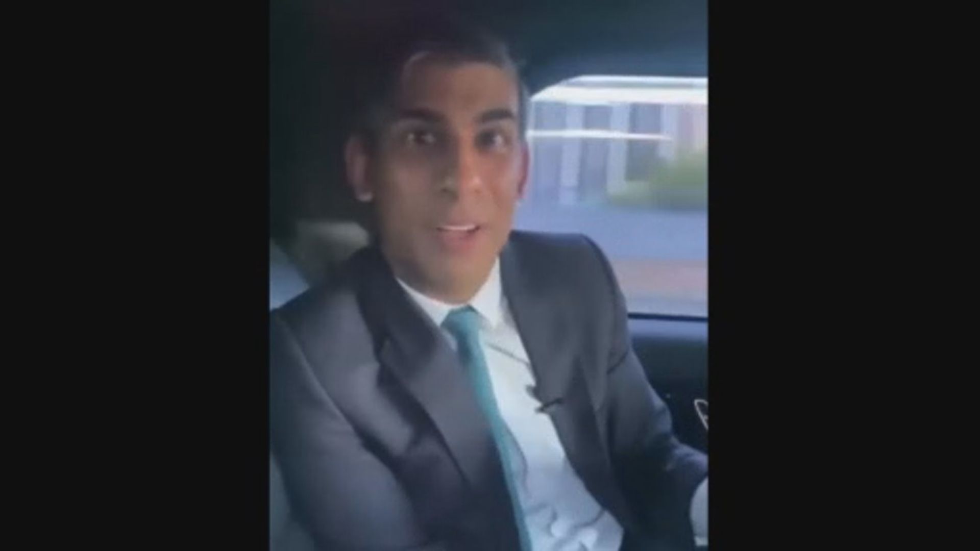 辛偉誠坐車沒扣安全帶被罰款100英鎊