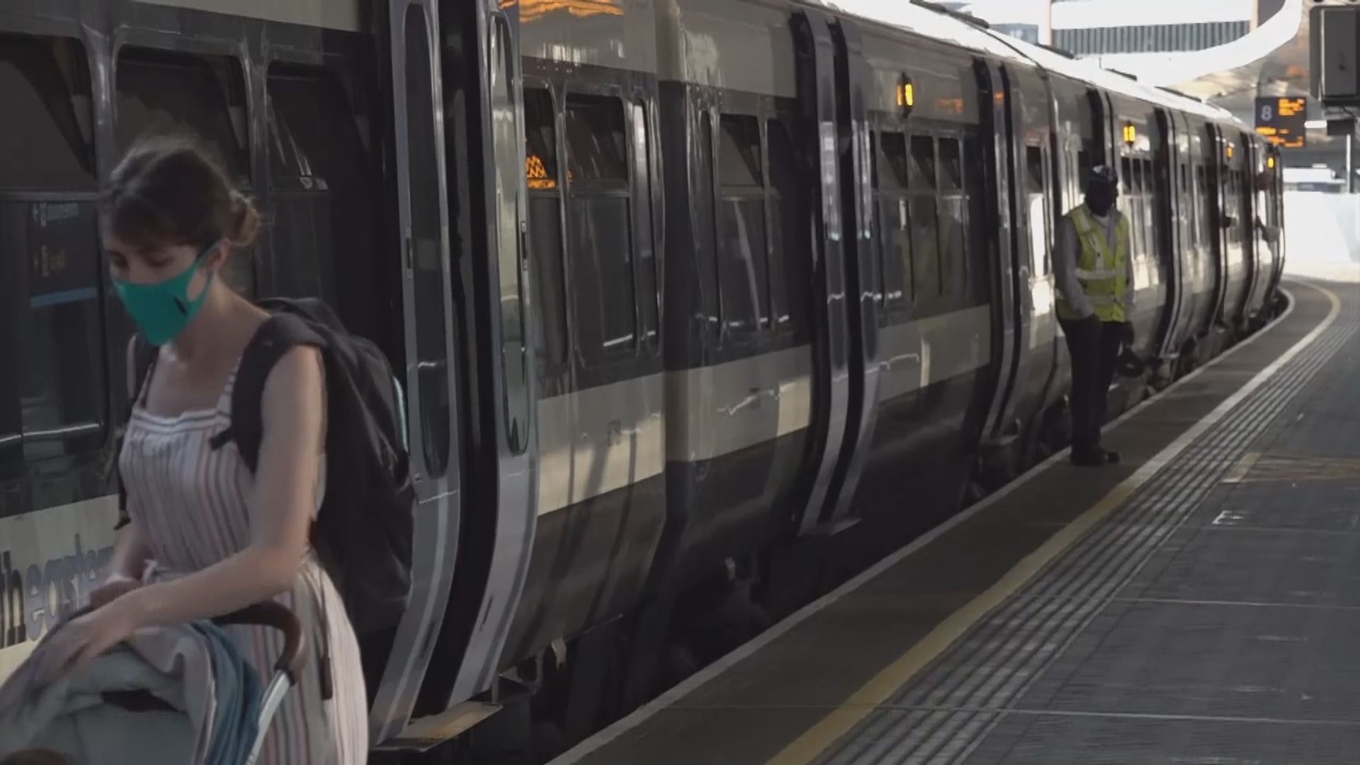 英國工會發動本周鐵路罷工三天　爭取加薪幅度追上通脹