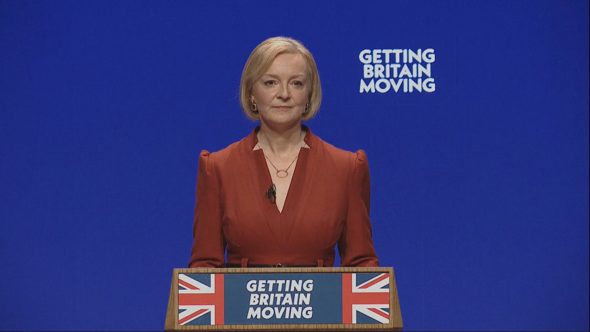 英國首相卓慧思重申減稅政策是正確