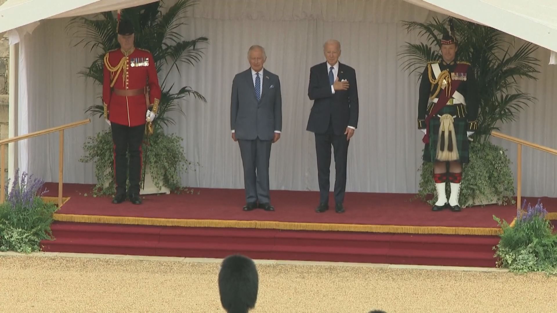 拜登訪英分別會晤英王及辛偉誠