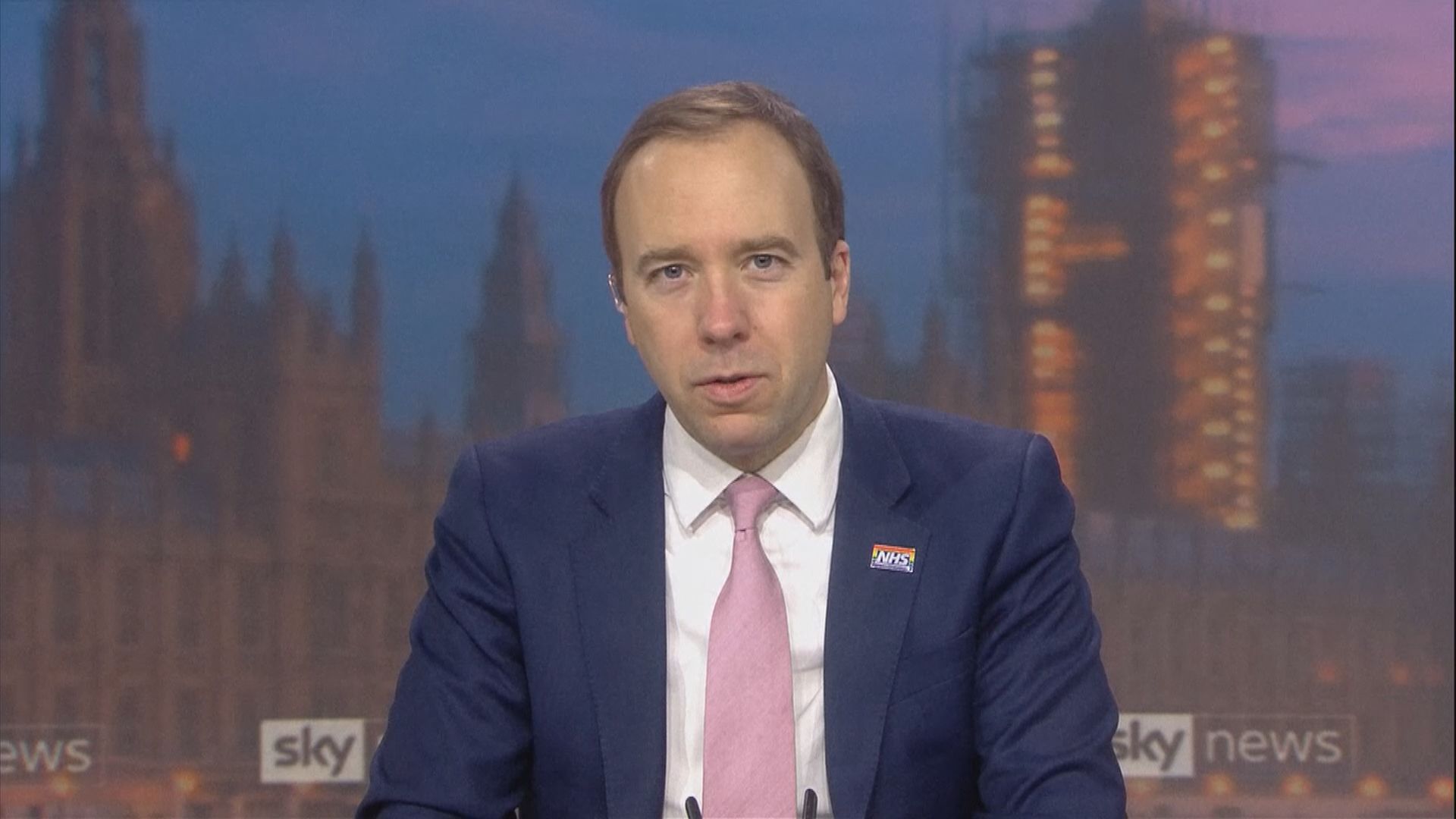 英衞生大臣料明年春天可解放部分防疫措施