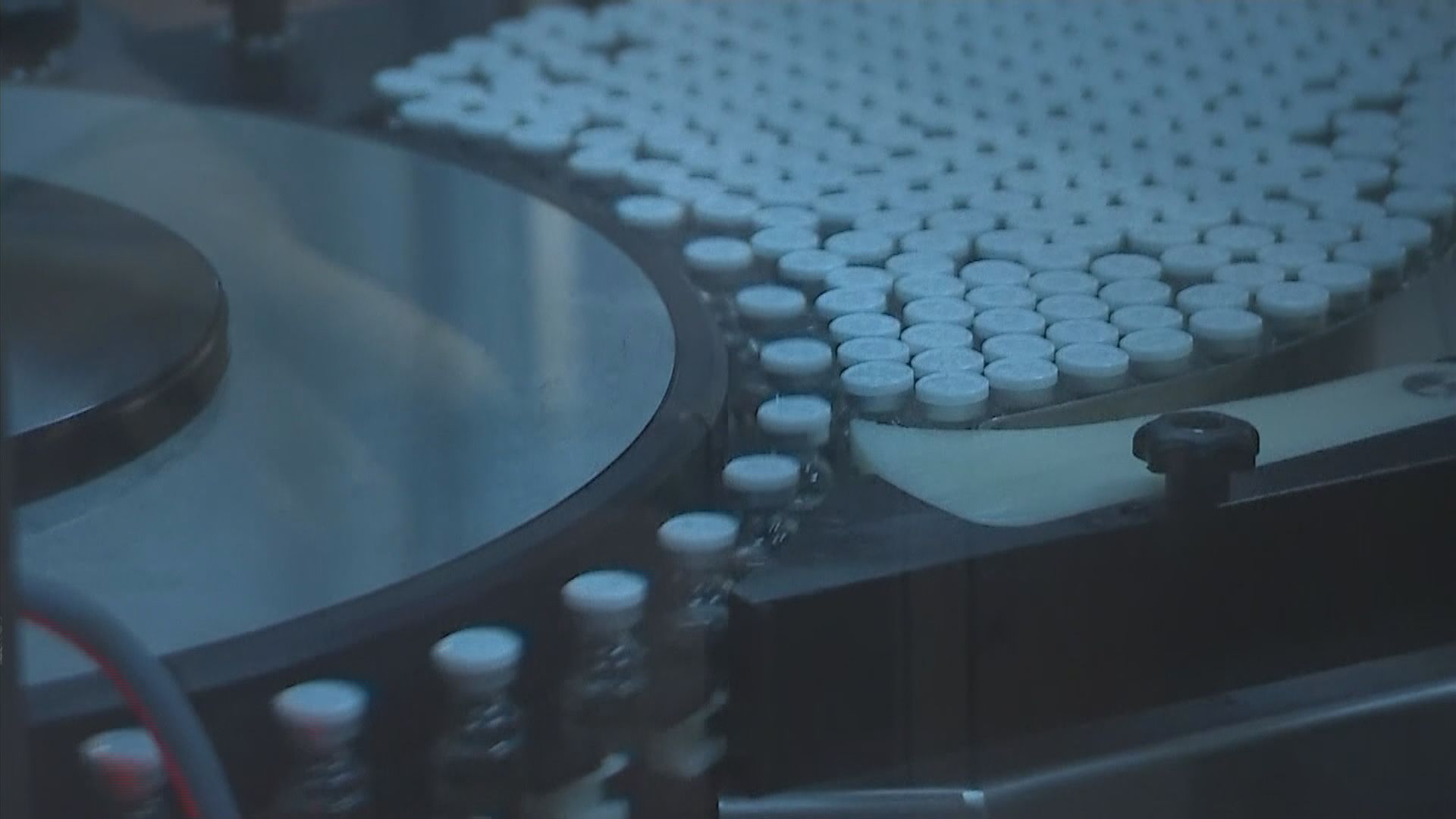 報道指英國民眾最快下周一可接種牛津疫苗