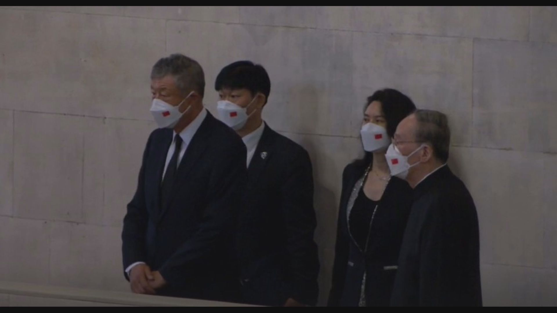 多國領袖及代表陸續到西敏廳瞻仰英女王靈柩