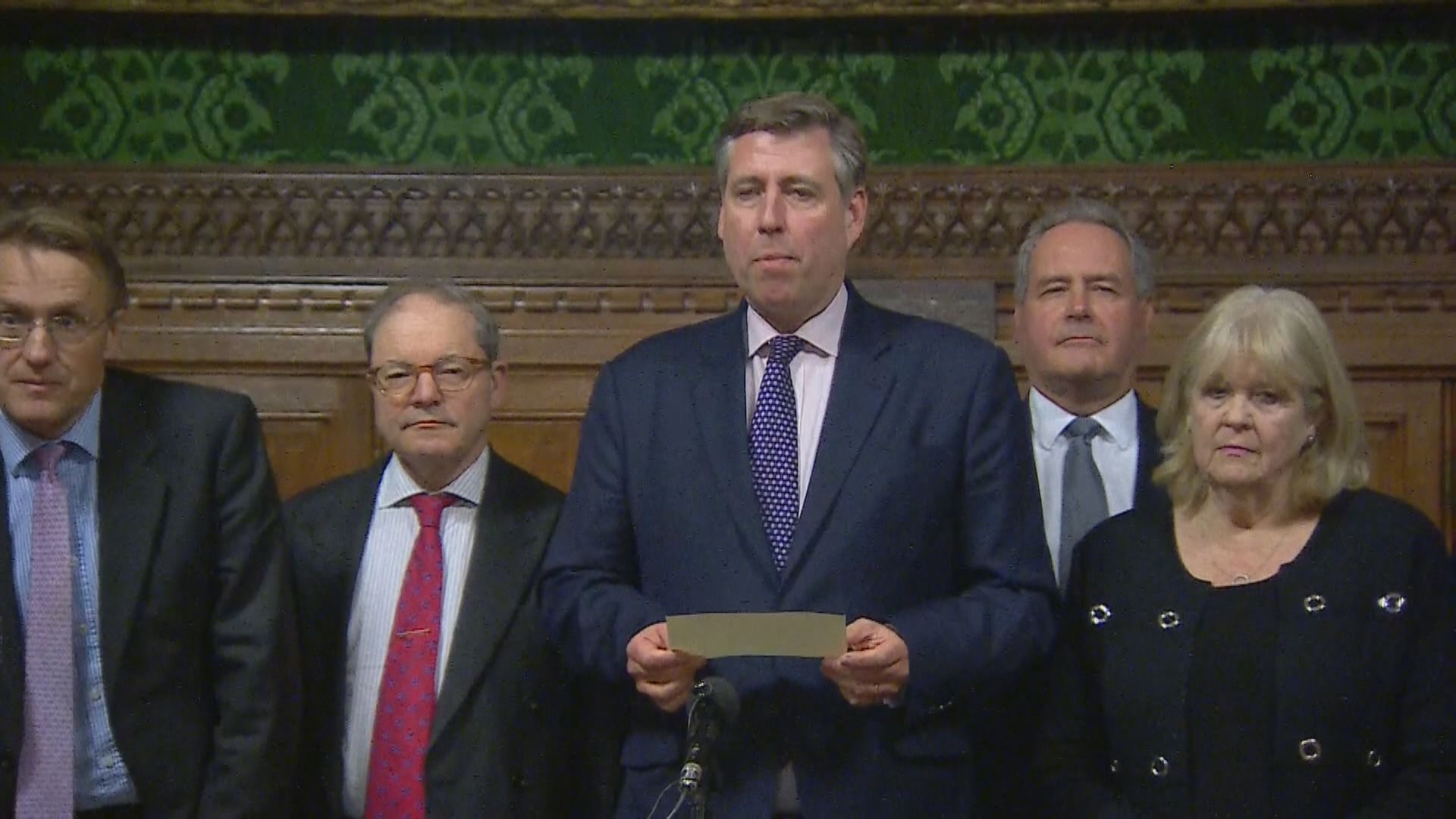 英國保守黨否決對文翠珊不信任動議