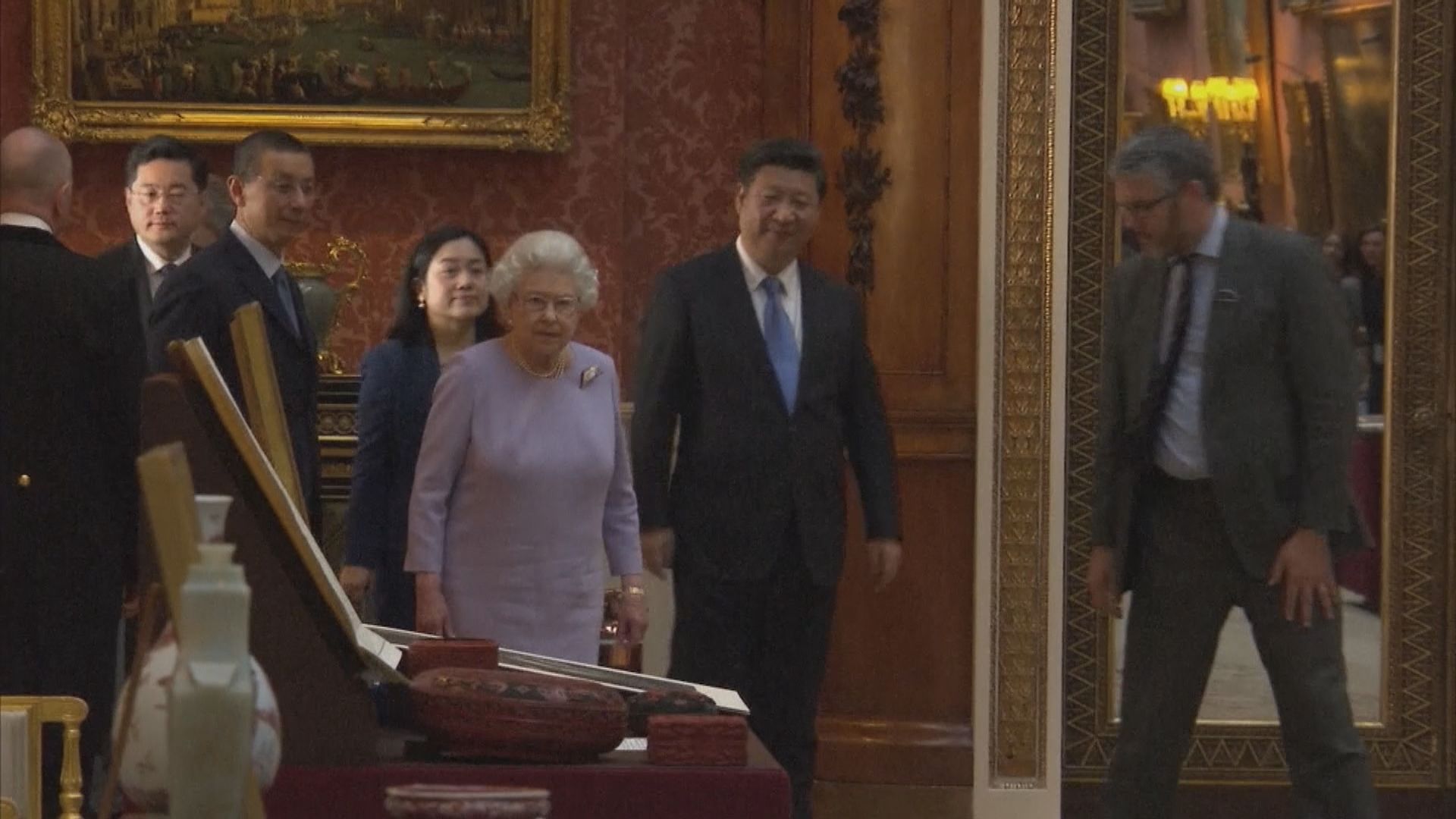 習近平向查理斯三世致唁電　對英女王逝世表示深切哀悼