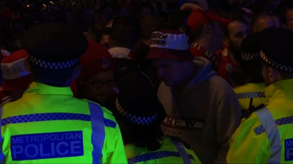 大批科隆球迷賽前聚集致賽事延遲上演