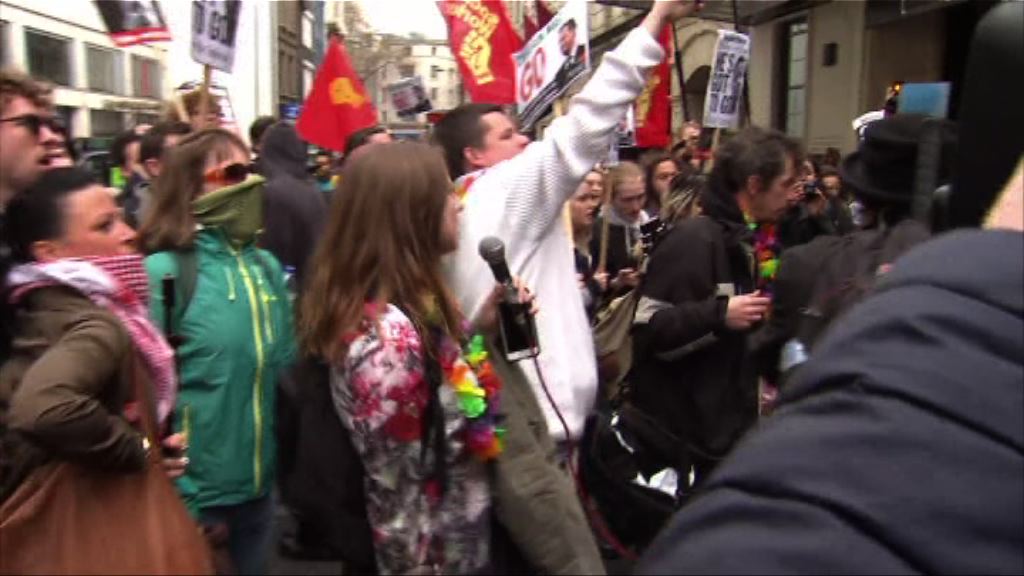 巴拿馬文件　示威者促卡梅倫下台