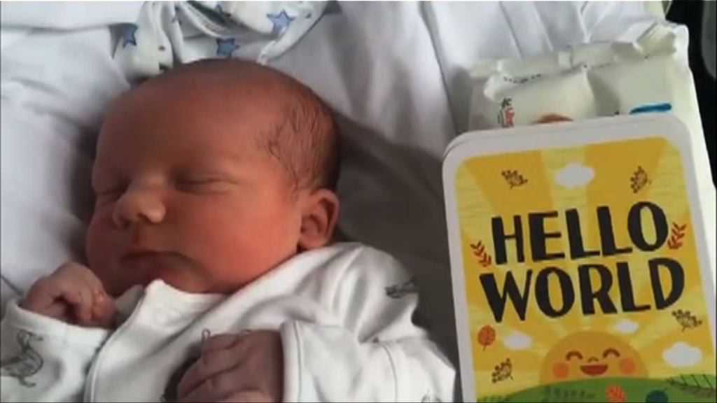 35萬人聯署促容許英患病男嬰出院