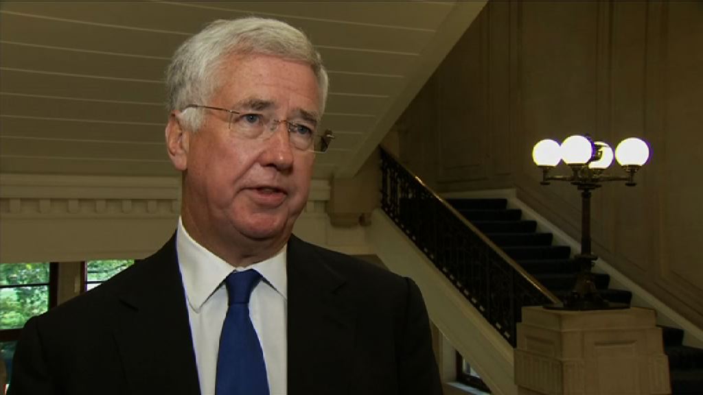 英國防大臣房應麟涉性騷擾辭職