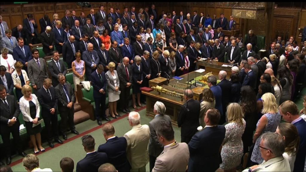 倫敦住宅大火　文翠珊為應變不力道歉