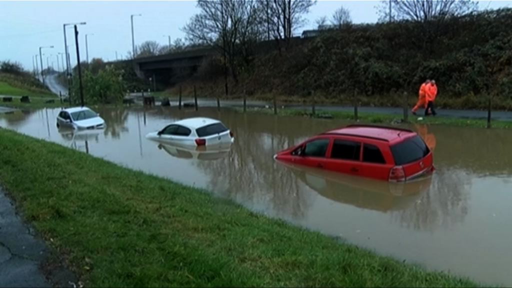 英國西南部暴雨成災