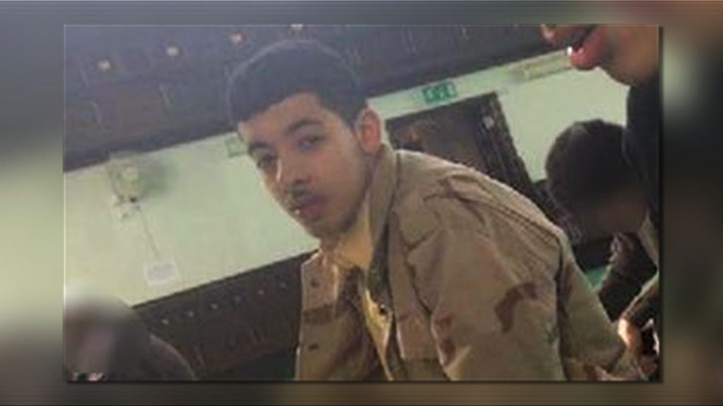 英國全國為曼徹斯特恐襲受害者默哀