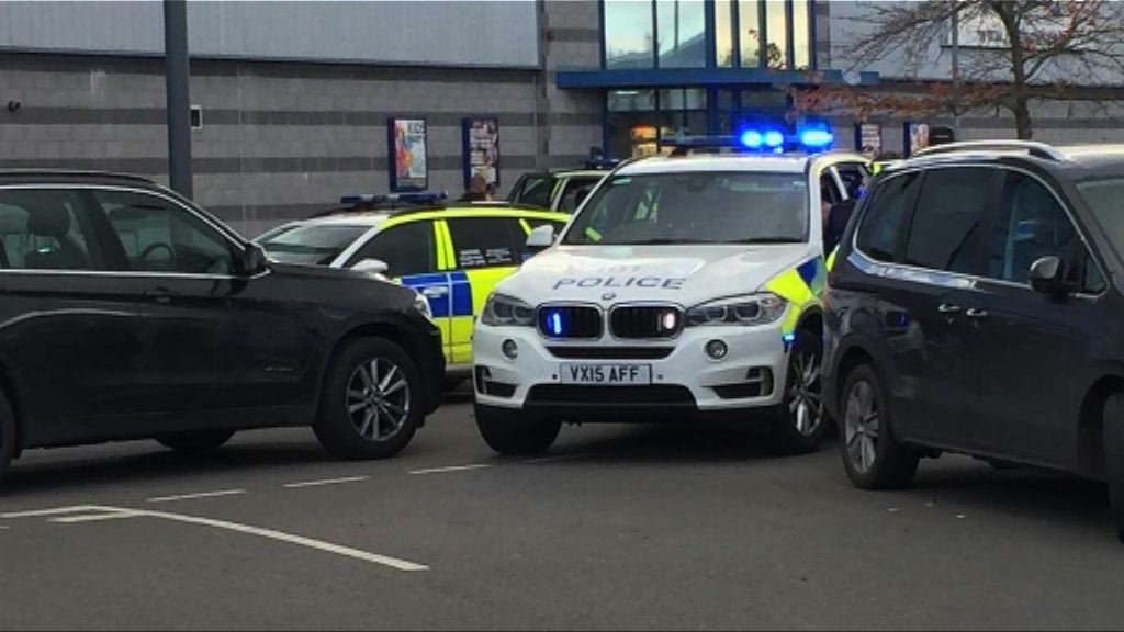 傳有槍手闖入英格蘭中部的保齡球場