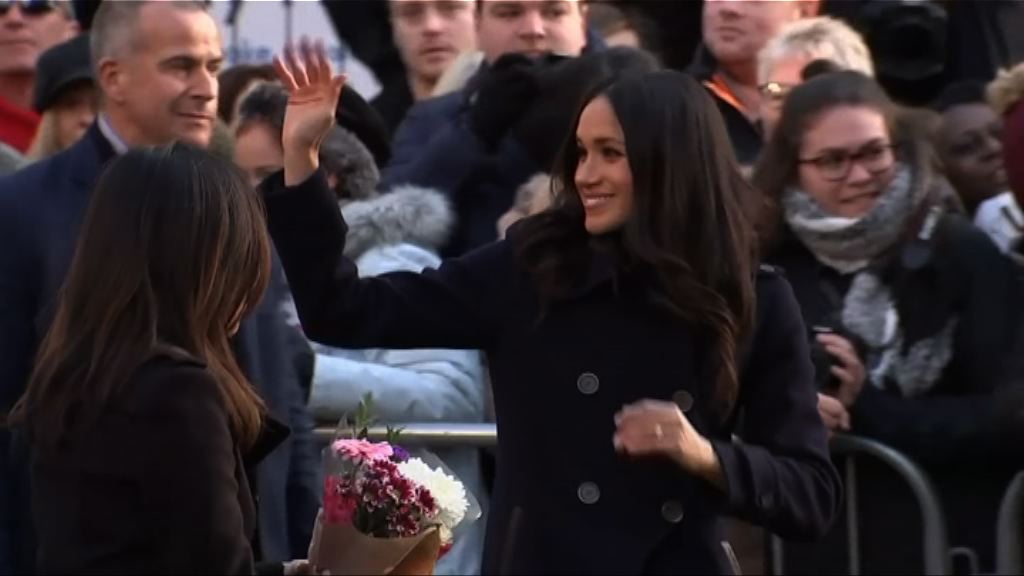 哈里偕未婚妻出席活動大受歡迎