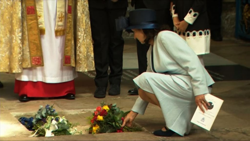 霍金骨灰安葬倫敦西敏寺 