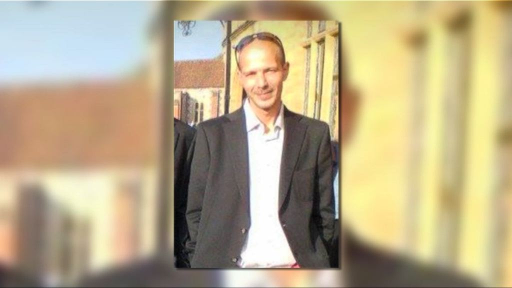 接觸神經毒劑中毒的英國男子恢復知覺