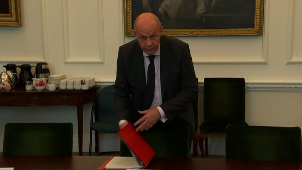 文翠珊副手捲性醜聞宣布辭職