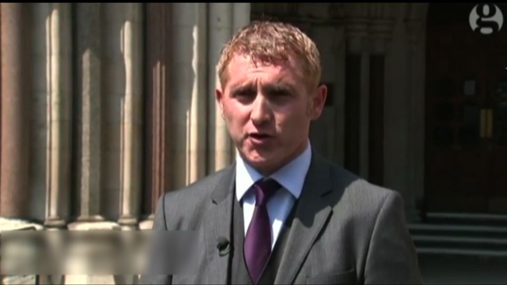 英政府控父親攜在學女兒外遊敗訴