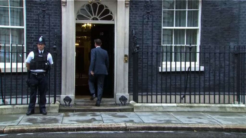 卡梅倫召開緊急內閣會議