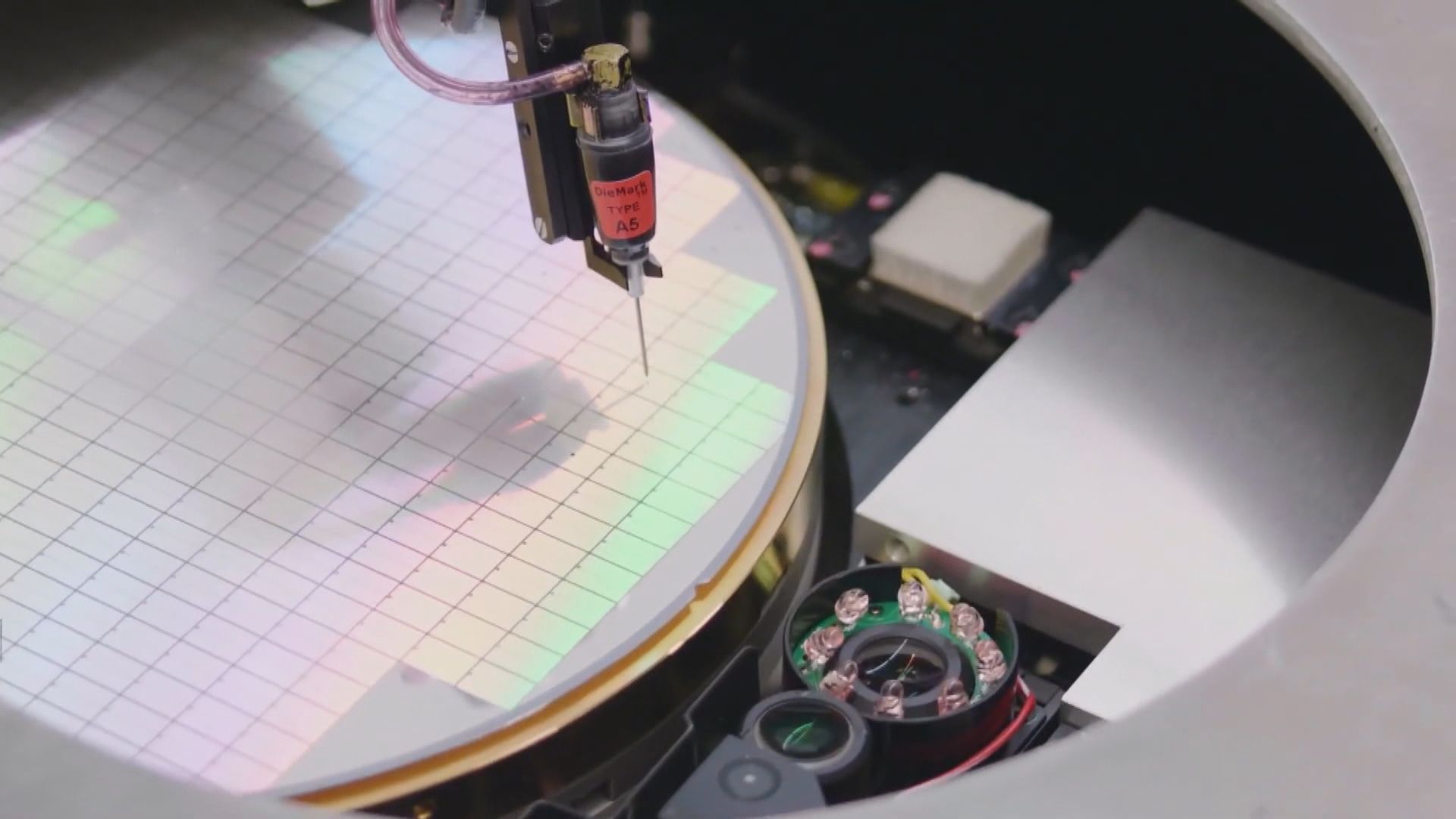 英國以國安風險為由　下令中資企業出售英國晶片廠八成六股權