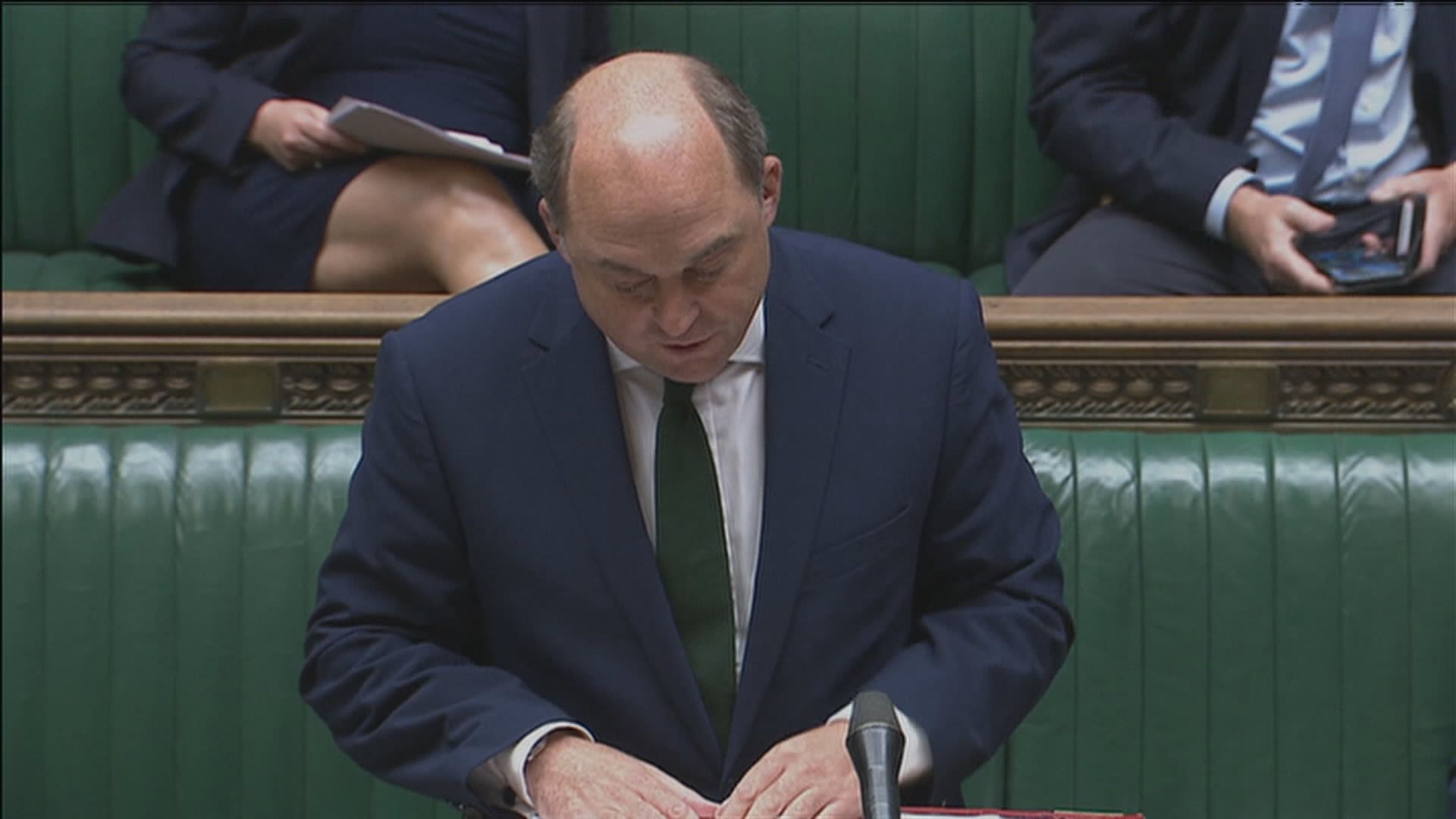 英外交部深切關注香港多名區議員遭取消資格