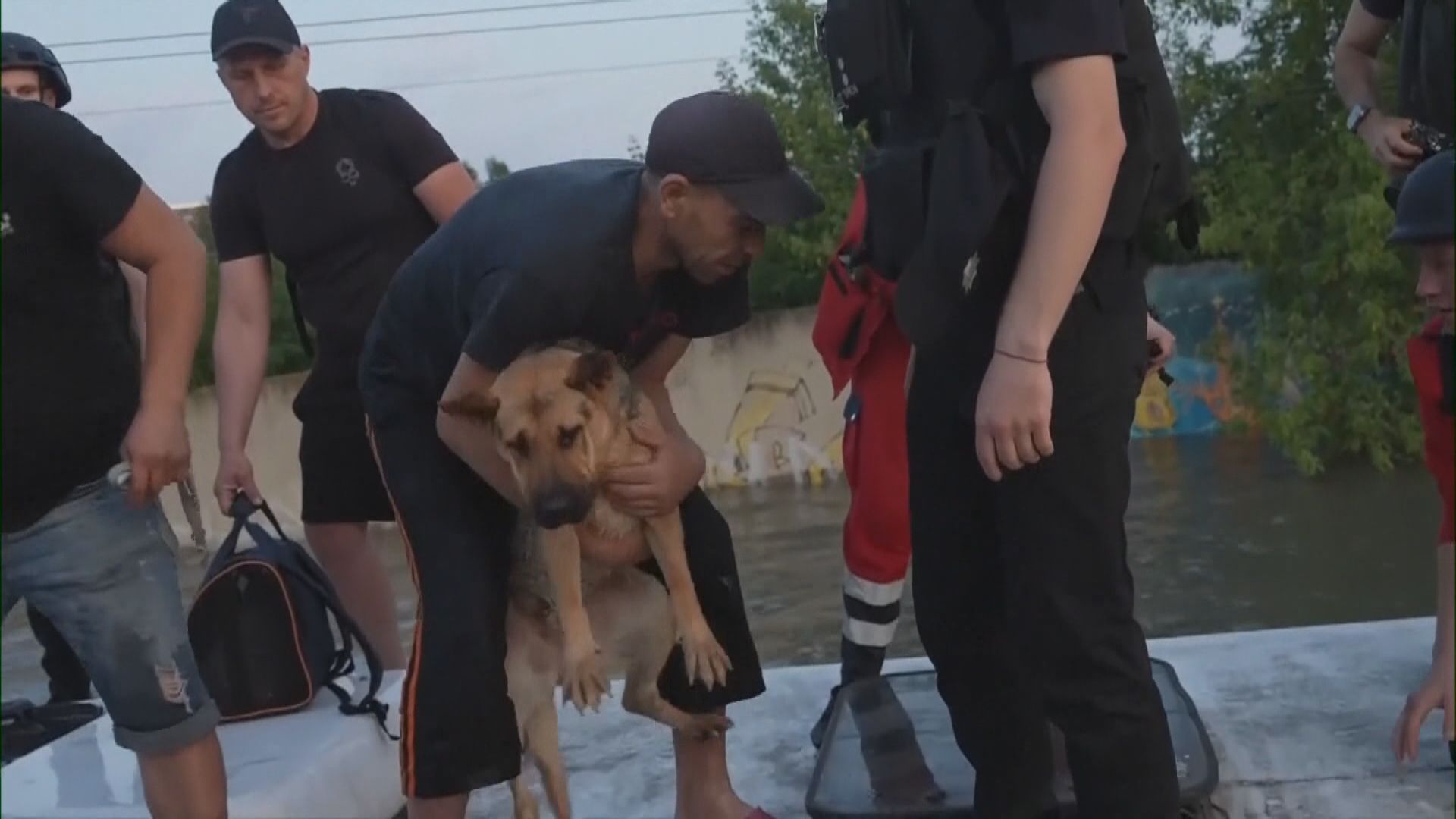 俄方指控烏克蘭趁新卡霍夫卡市民眾疏散施襲