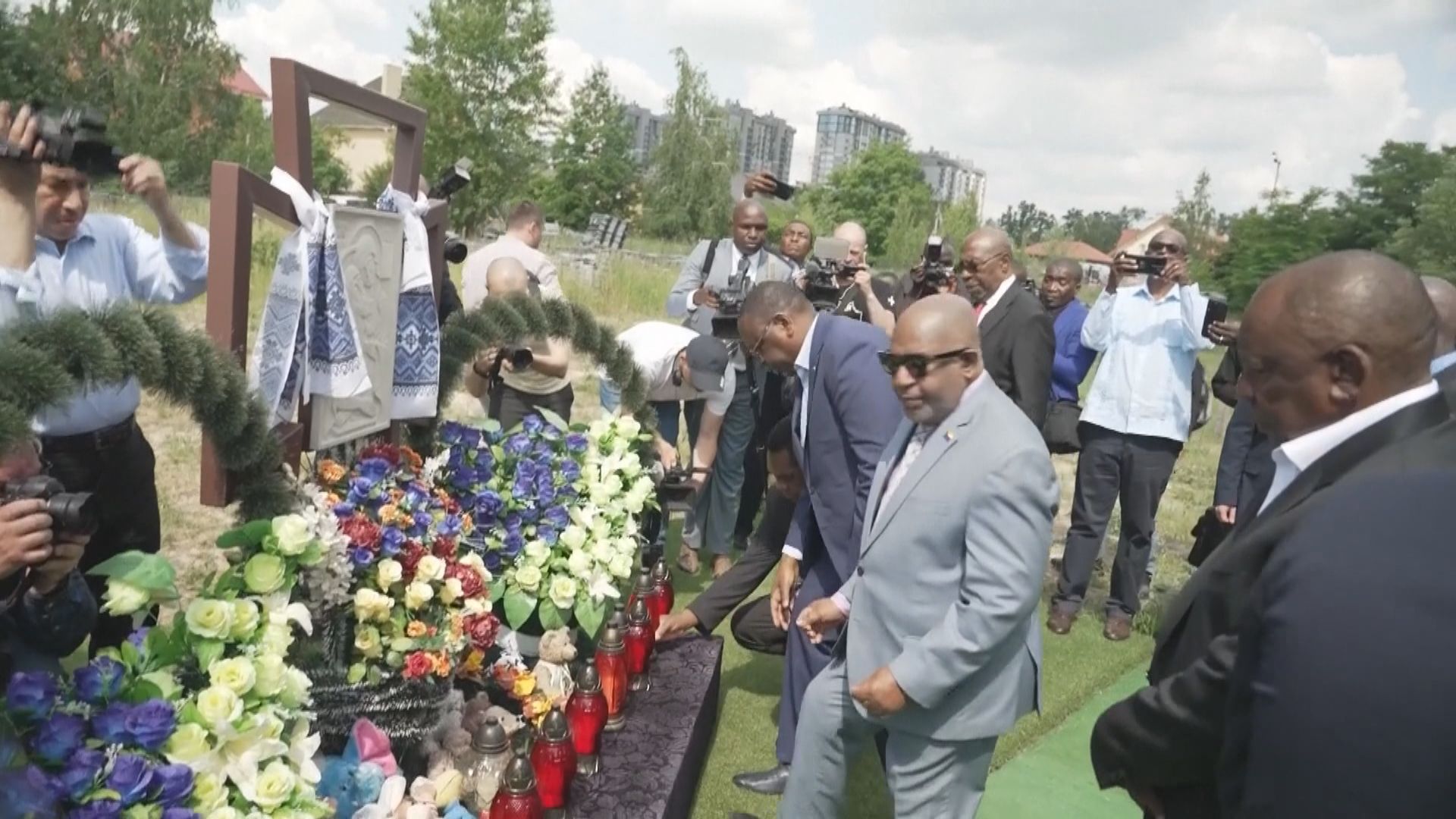 非洲七國代表團到烏克蘭斡旋俄烏戰事 烏方指責俄方趁機空襲基輔