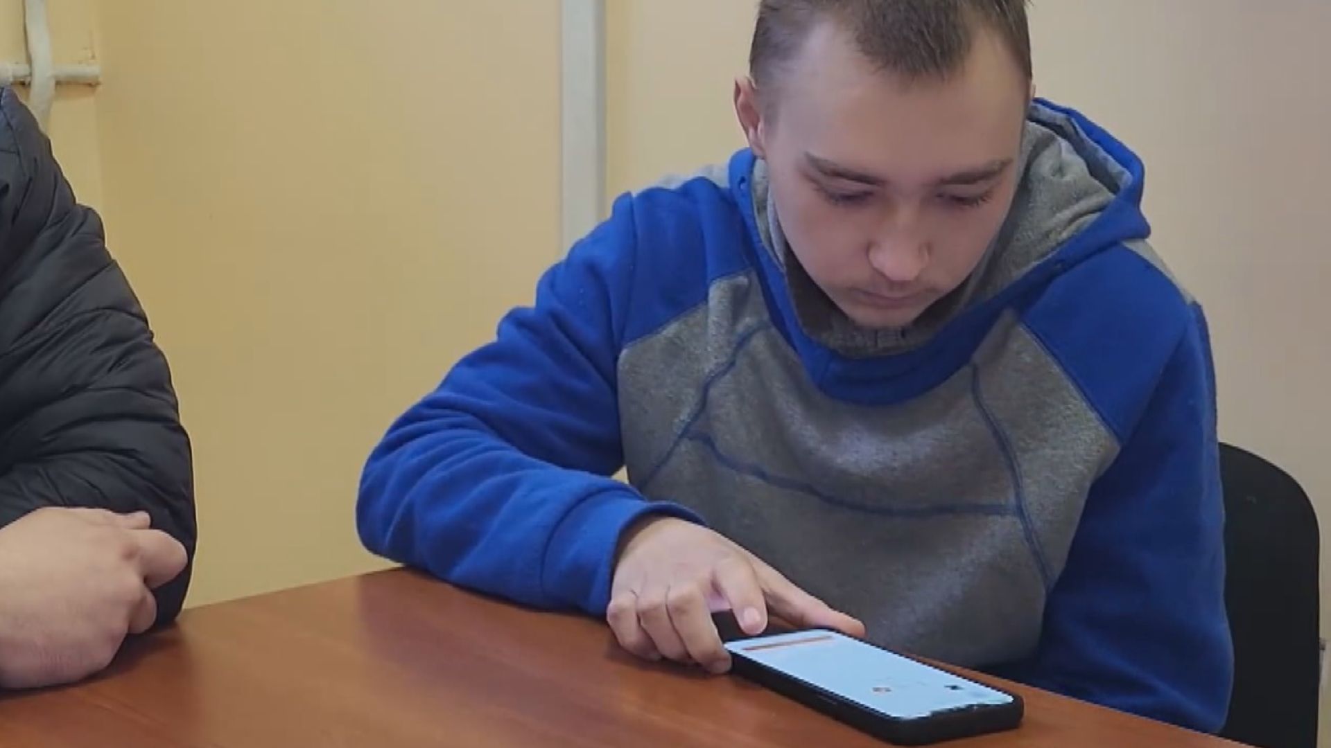 首位被俘俄軍面臨烏克蘭戰爭罪行審訊