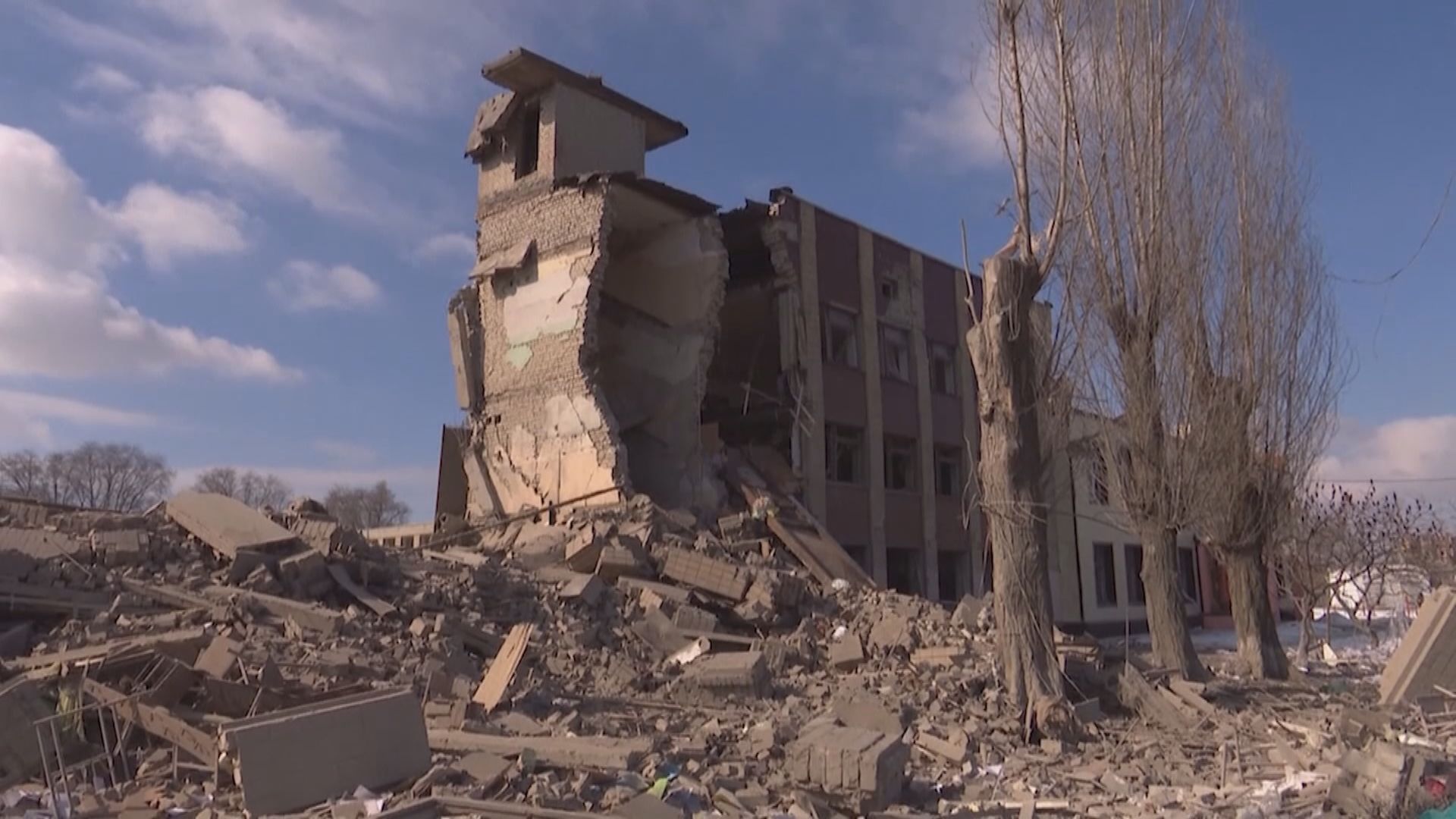 俄羅斯續炸平民 馬里烏波爾劇院中炮   切爾尼戈夫十人買麵包被射殺