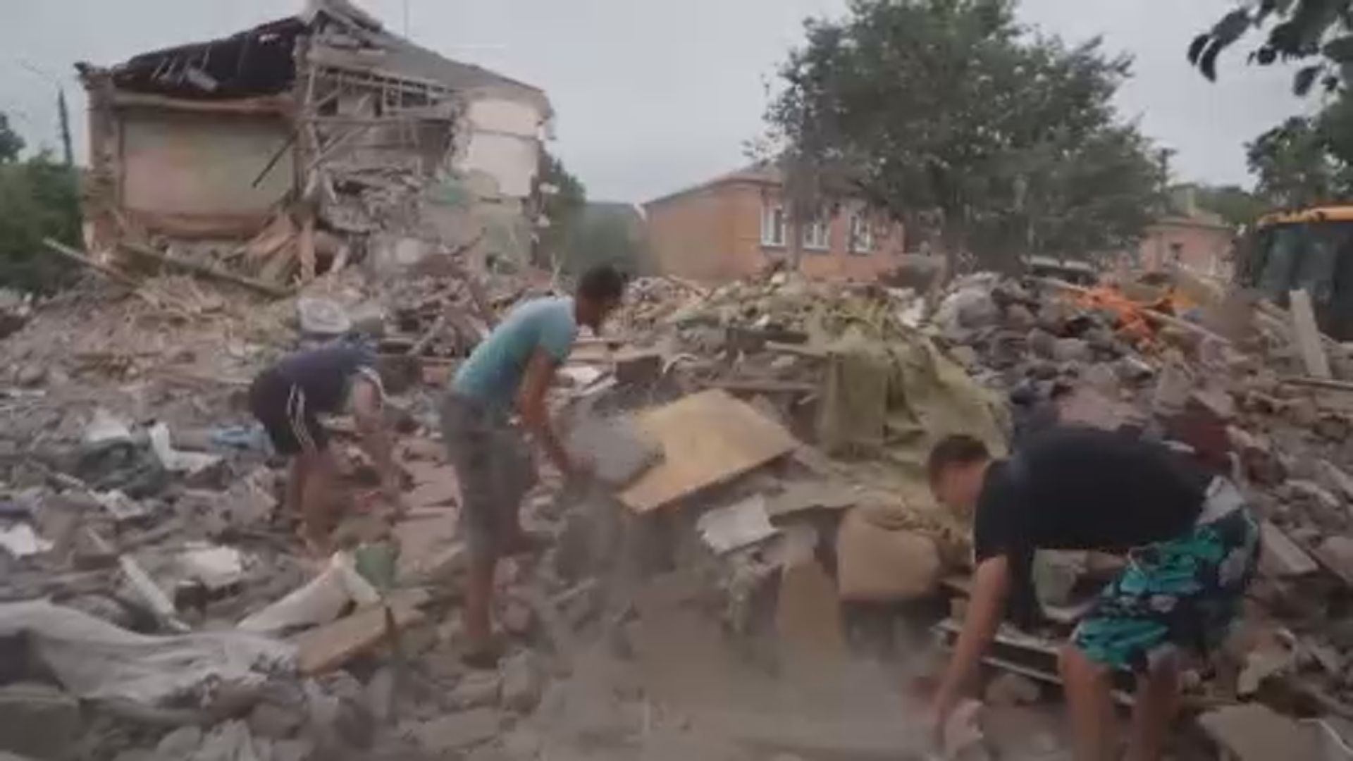 俄軍加強對烏東及北部地區攻勢　澤連斯基稱烏軍反攻已取得進展