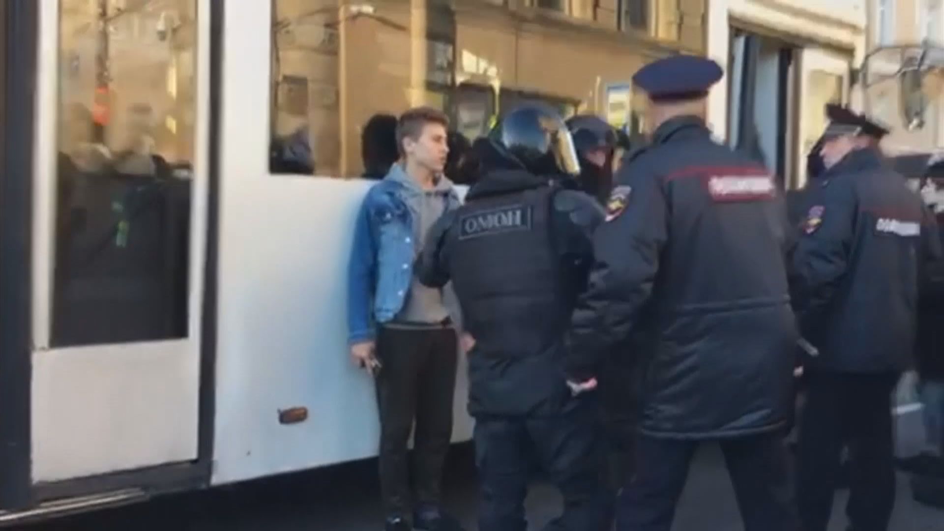 俄羅斯反戰示威蔓延全國　逾二千人被捕