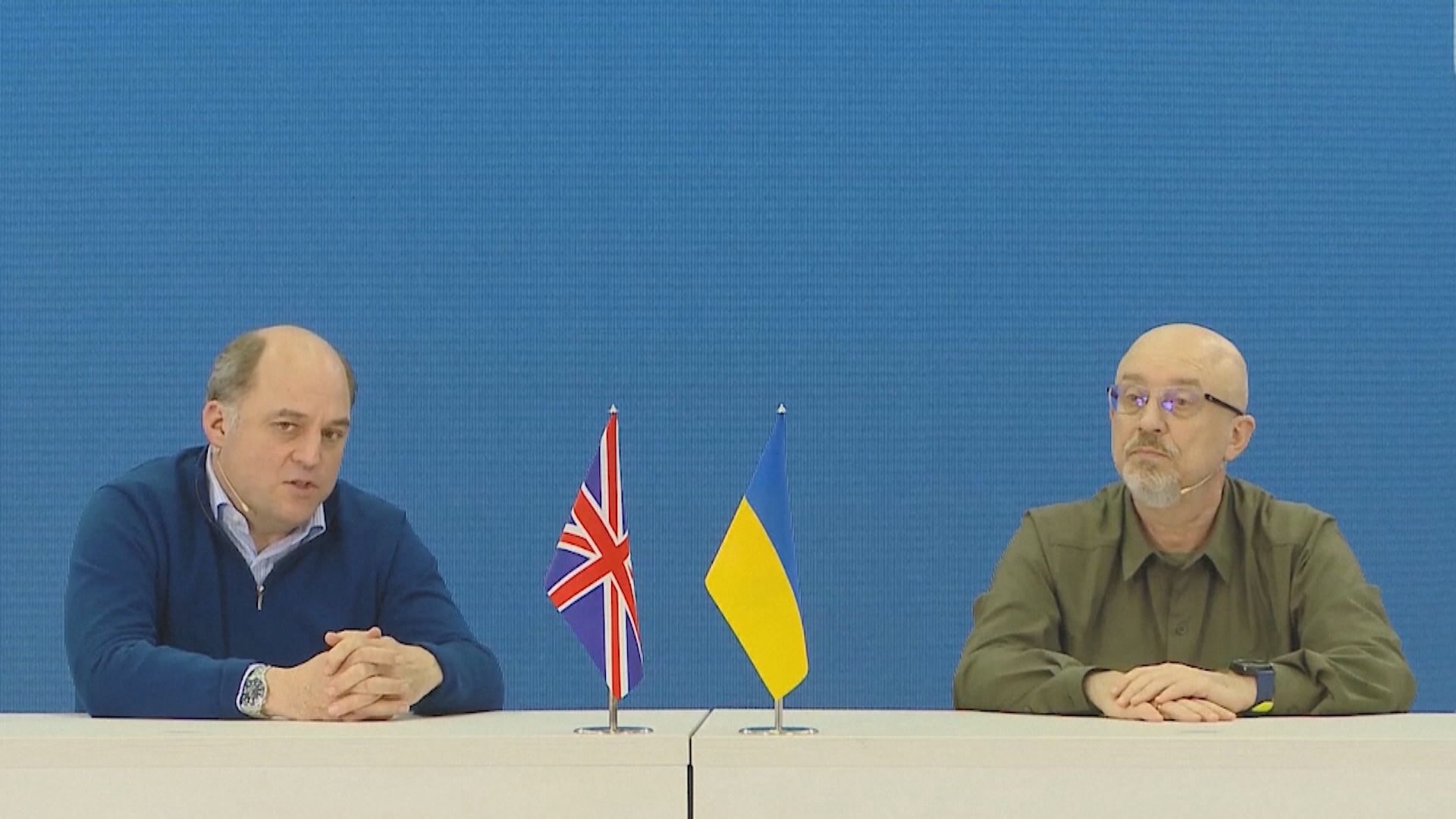 英國防大臣華禮仕到訪基輔 澤連斯基稱F-16戰機是俄軍遇挫強烈信號