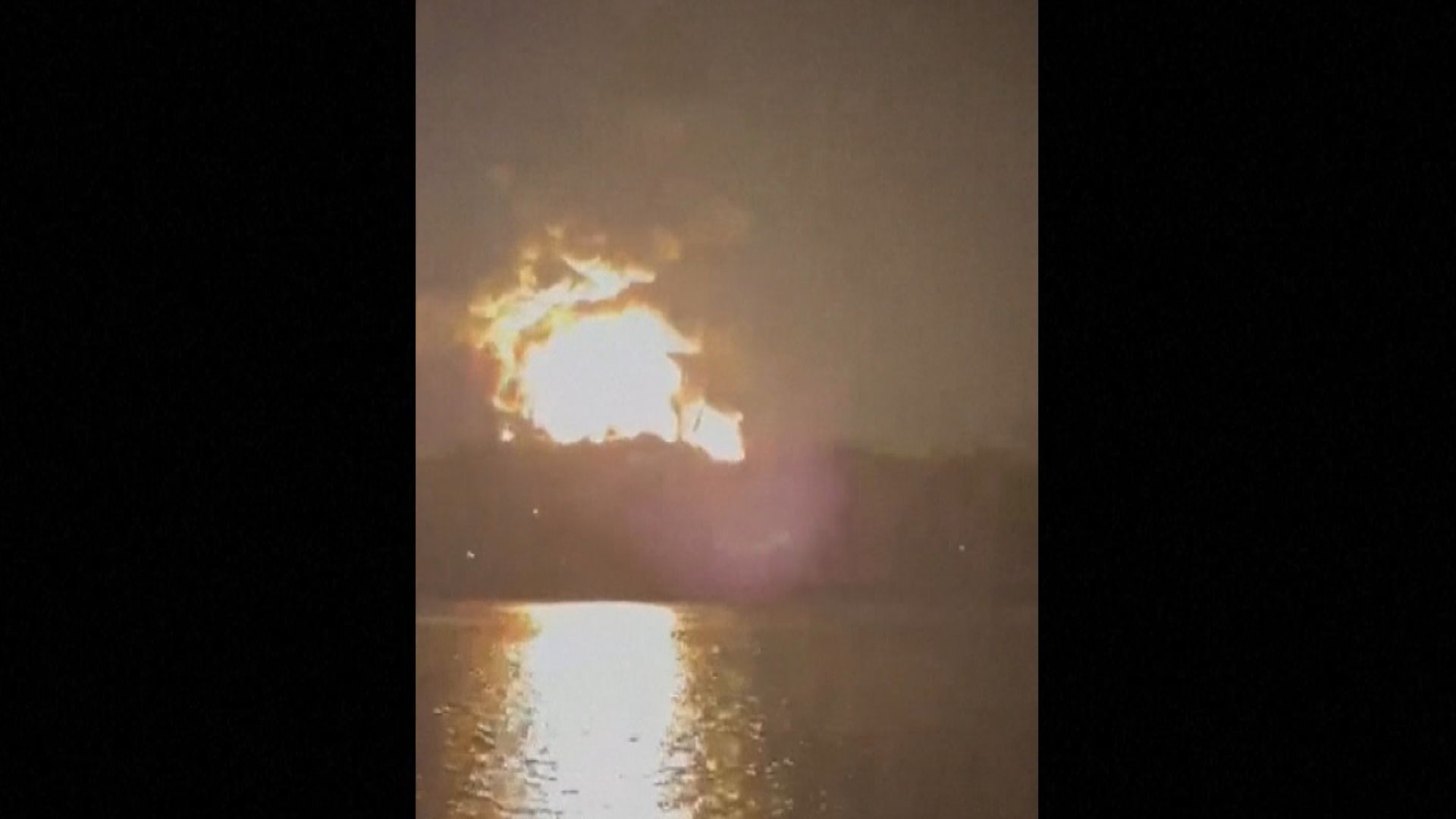 烏克蘭西南部港口遇襲起火 糧食設施受損