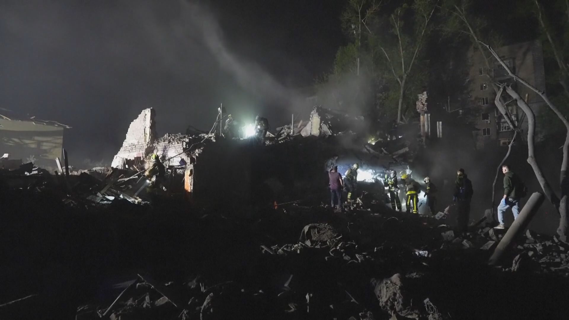 基輔再遭俄軍空襲至少8死　澤連斯基縮短訪南非行程