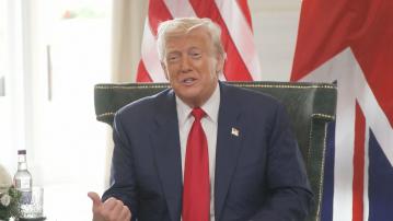 特朗普稱考慮將俄烏達成停火協議期限縮短到10至12天