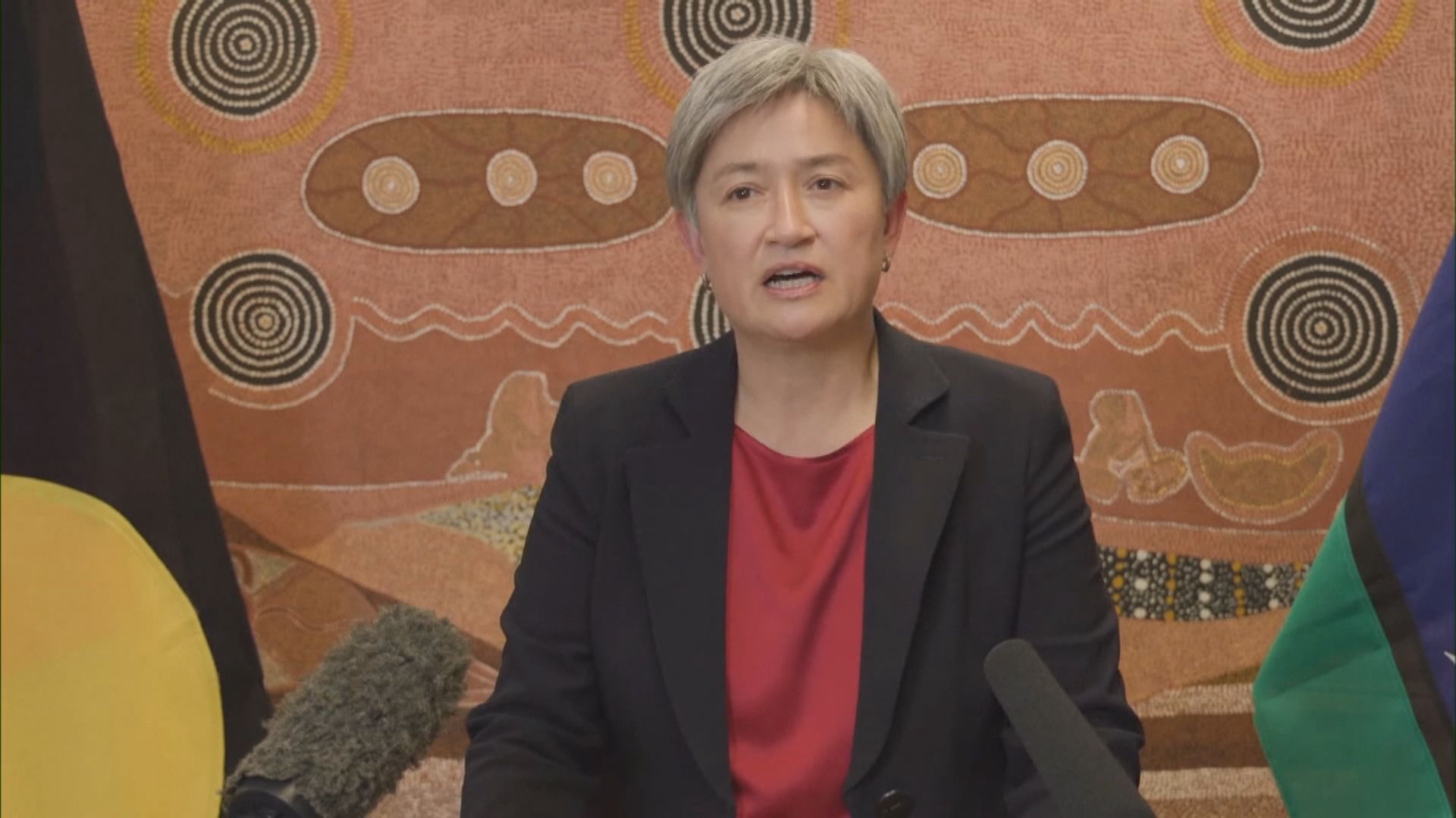 黃英賢會晤王毅　冀中澳建立更穩定關係