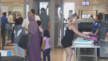 美國機場即日起取消除鞋安檢規定　其他安全程序繼續保留