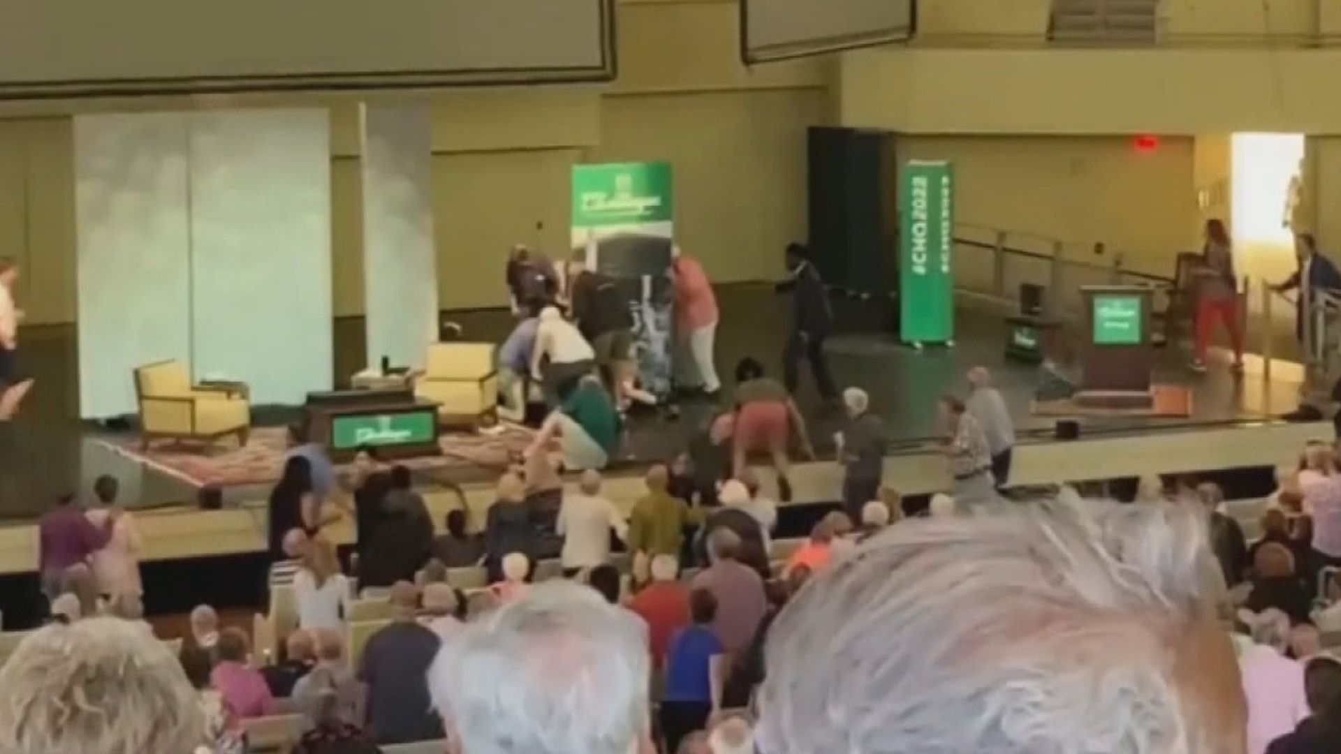 《撒旦詩篇》作者拉什迪紐約遇襲受傷