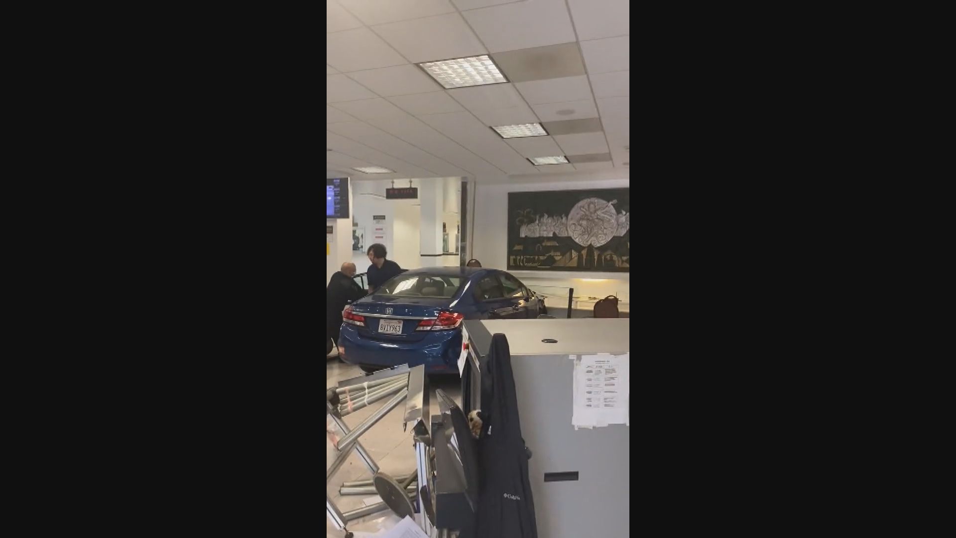 汽車撞入中國駐三藩市總領事館 中方嚴厲譴責並向美提交涉