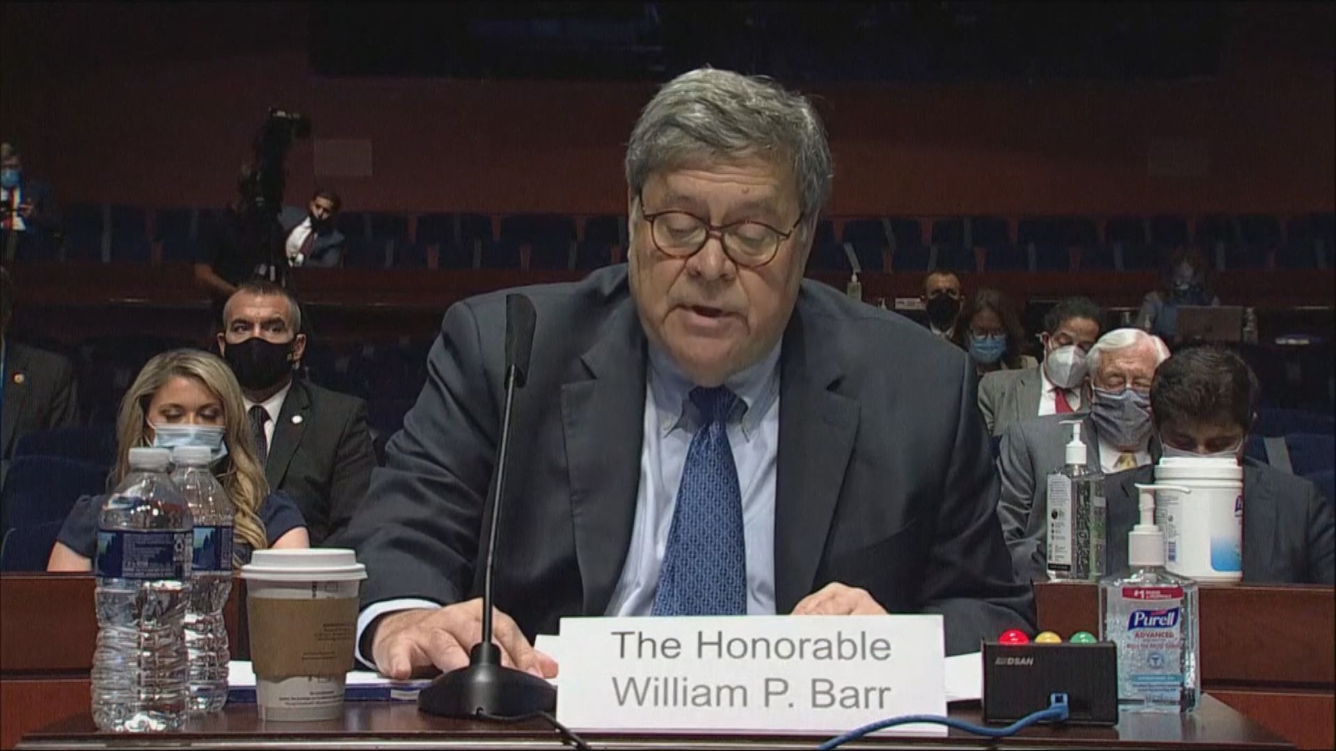 美國司法部長巴爾為派聯邦人員平亂做法護航