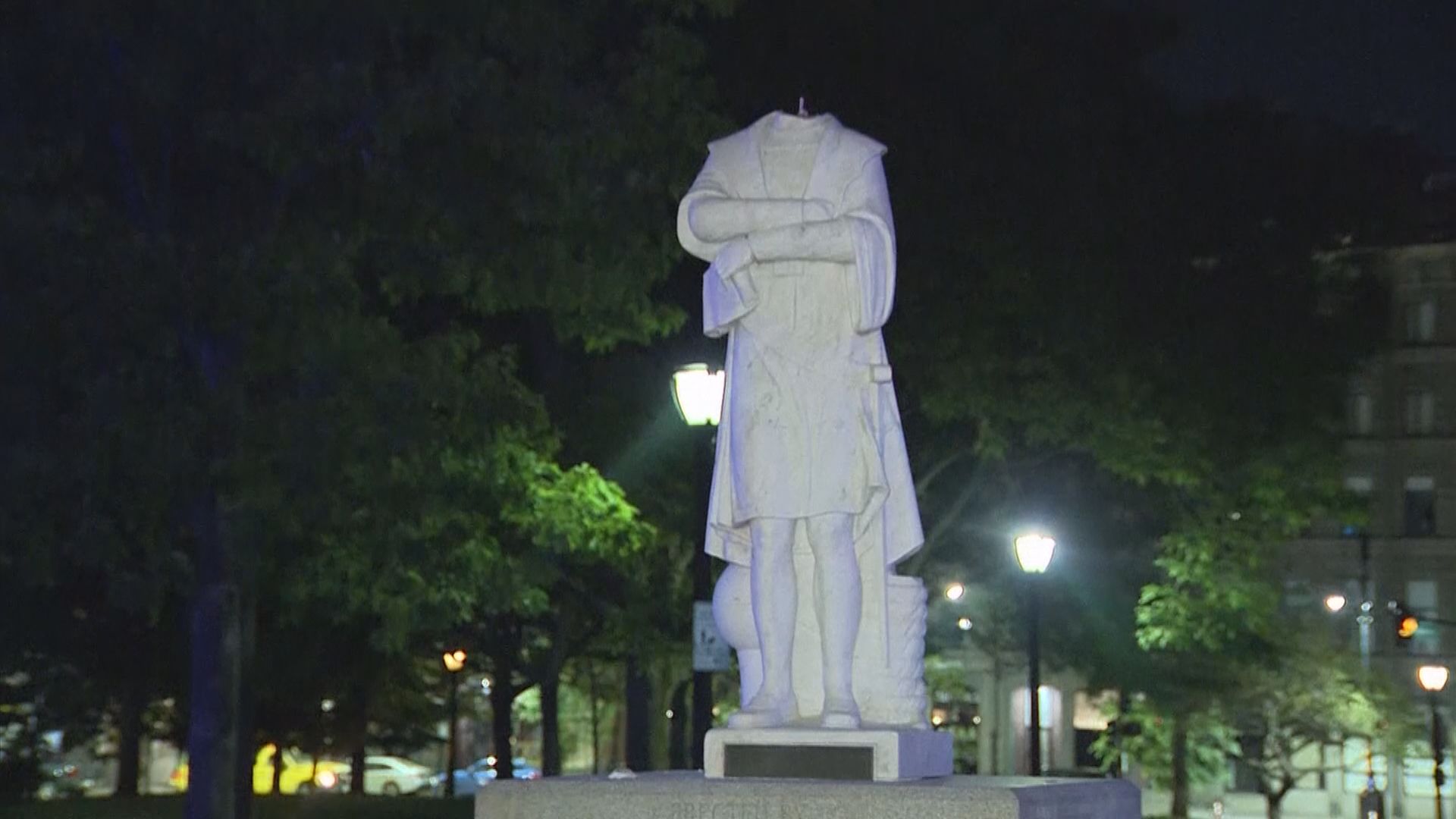 波士頓有哥倫布像遭「斬首」