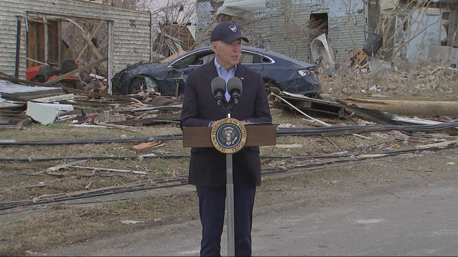 拜登訪肯塔基視察龍捲風災區