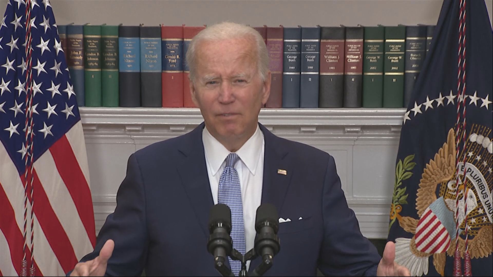 拜登簽署加強槍械管制法案　稱能拯救生命