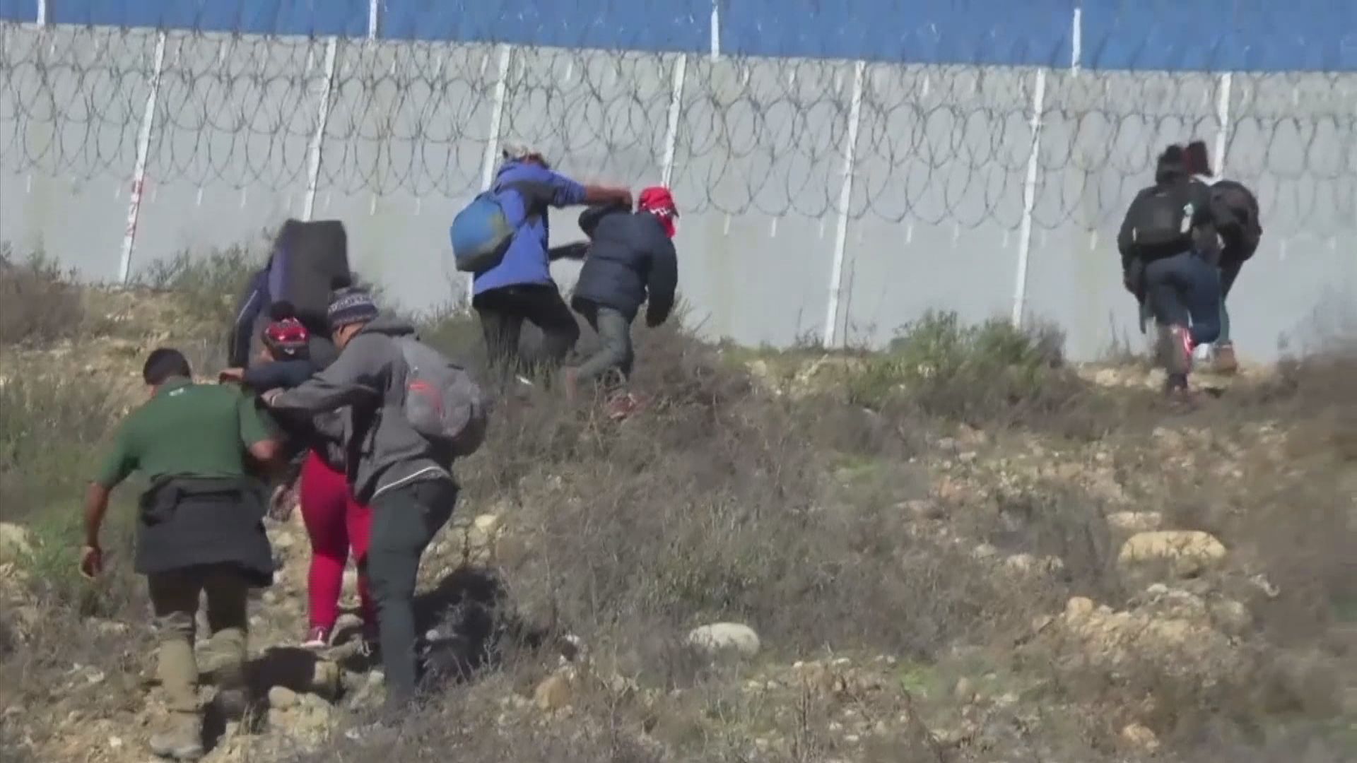 美國衛生部要求開放軍事基地收容非法入境兒童