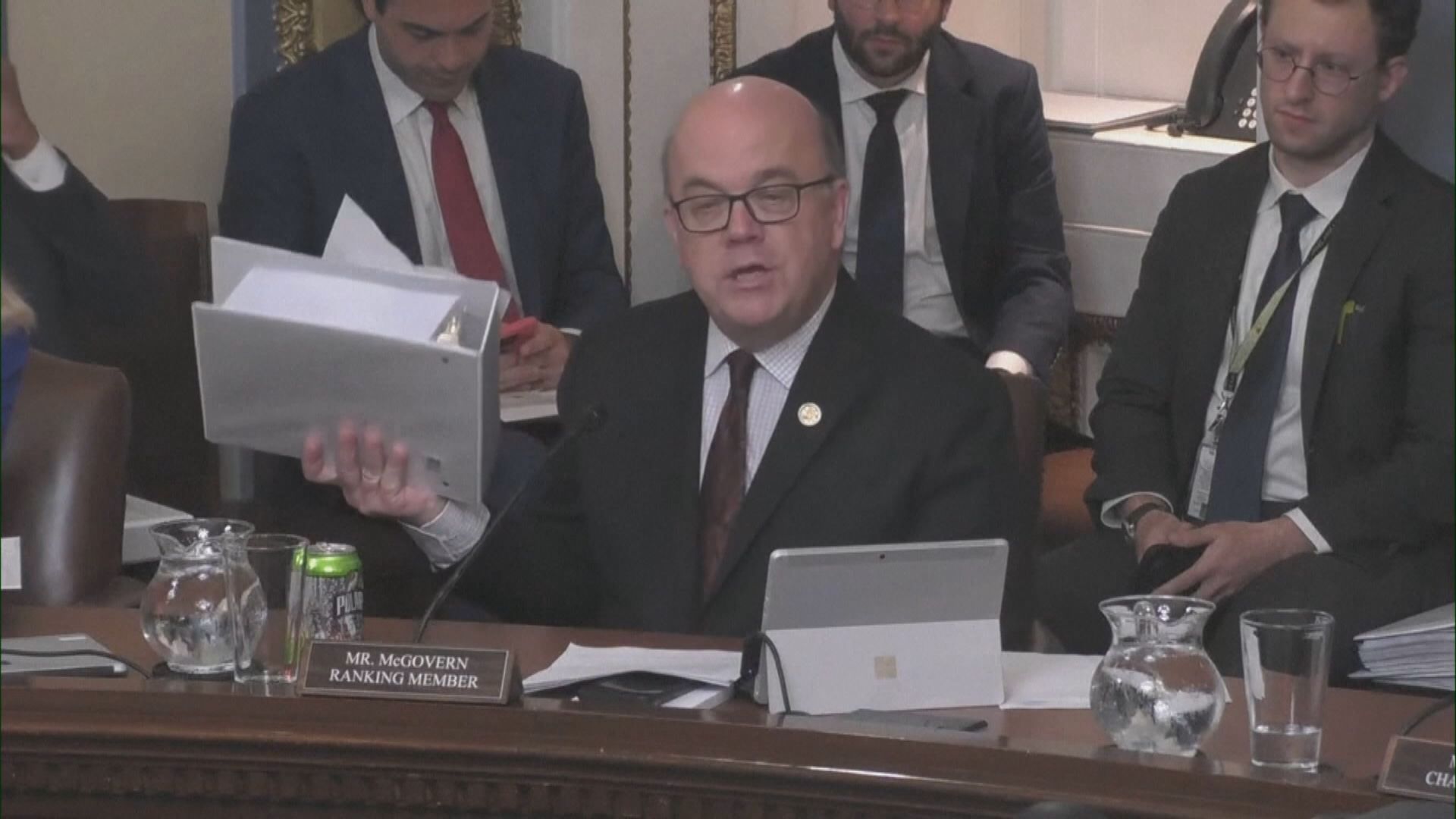 美國眾議院爭取本港時間今早表決減稅預算案