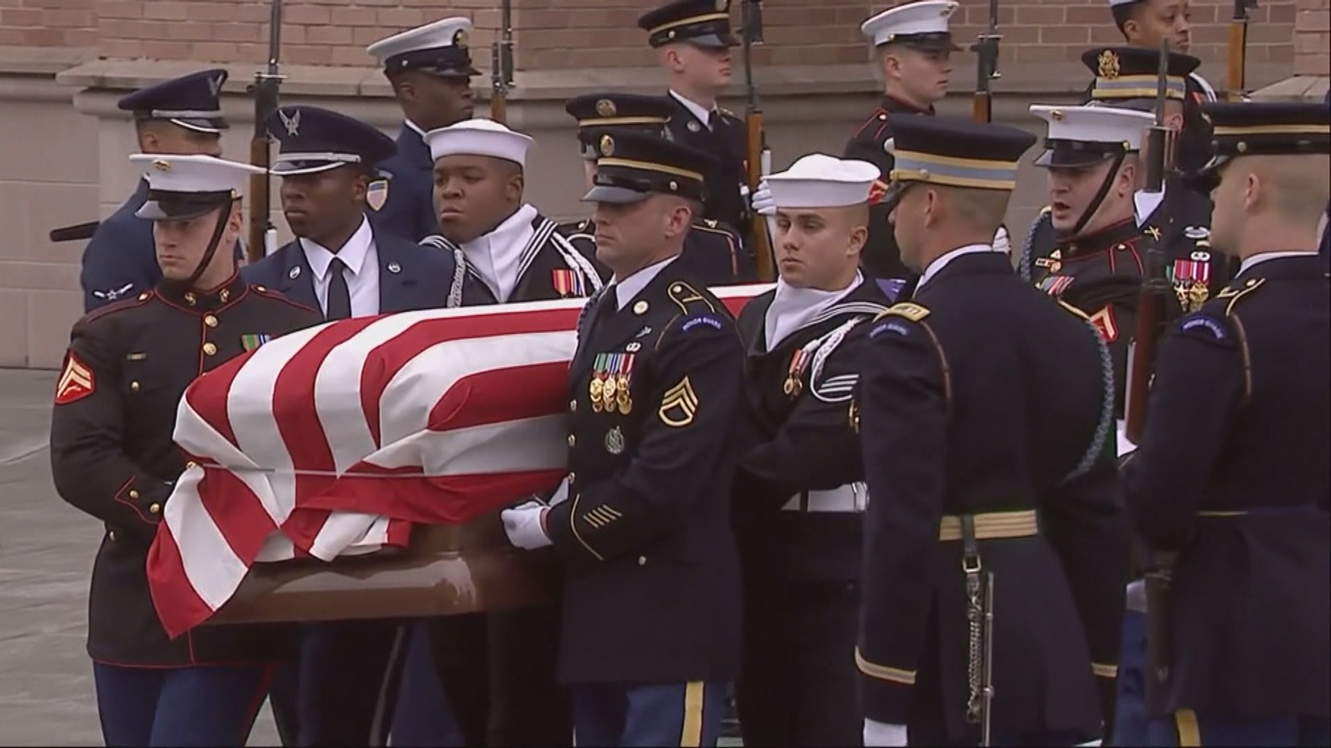 老布殊遺體下葬得州家族墓園