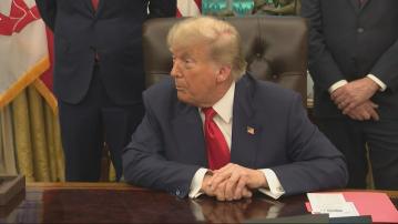 特朗普宣布美國中止與加拿大所有貿易談判